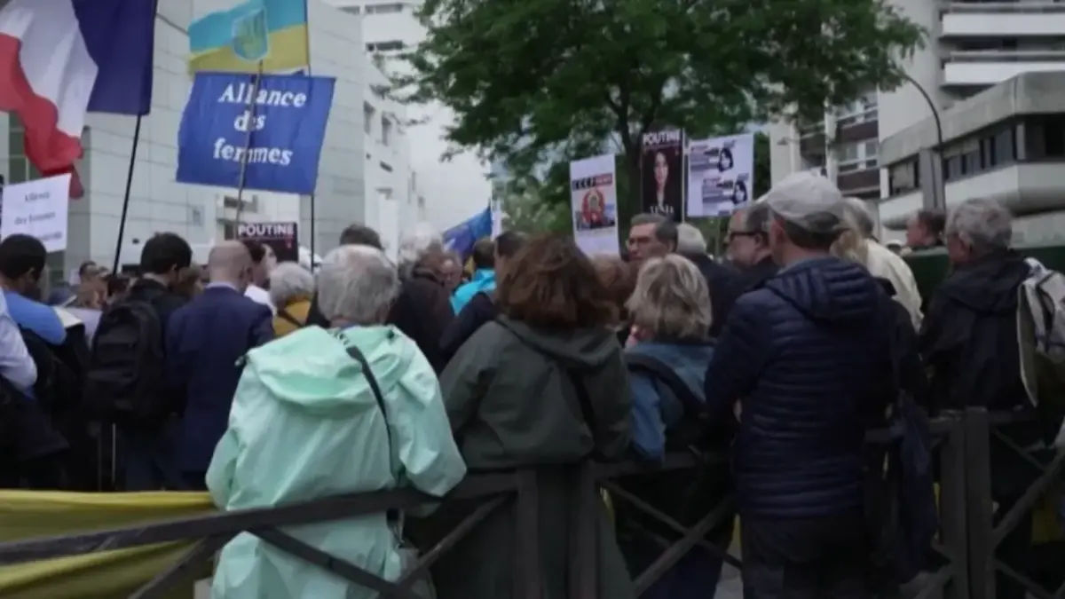 One Frontline, Two Narratives: How Opposing Sides Shape the Story